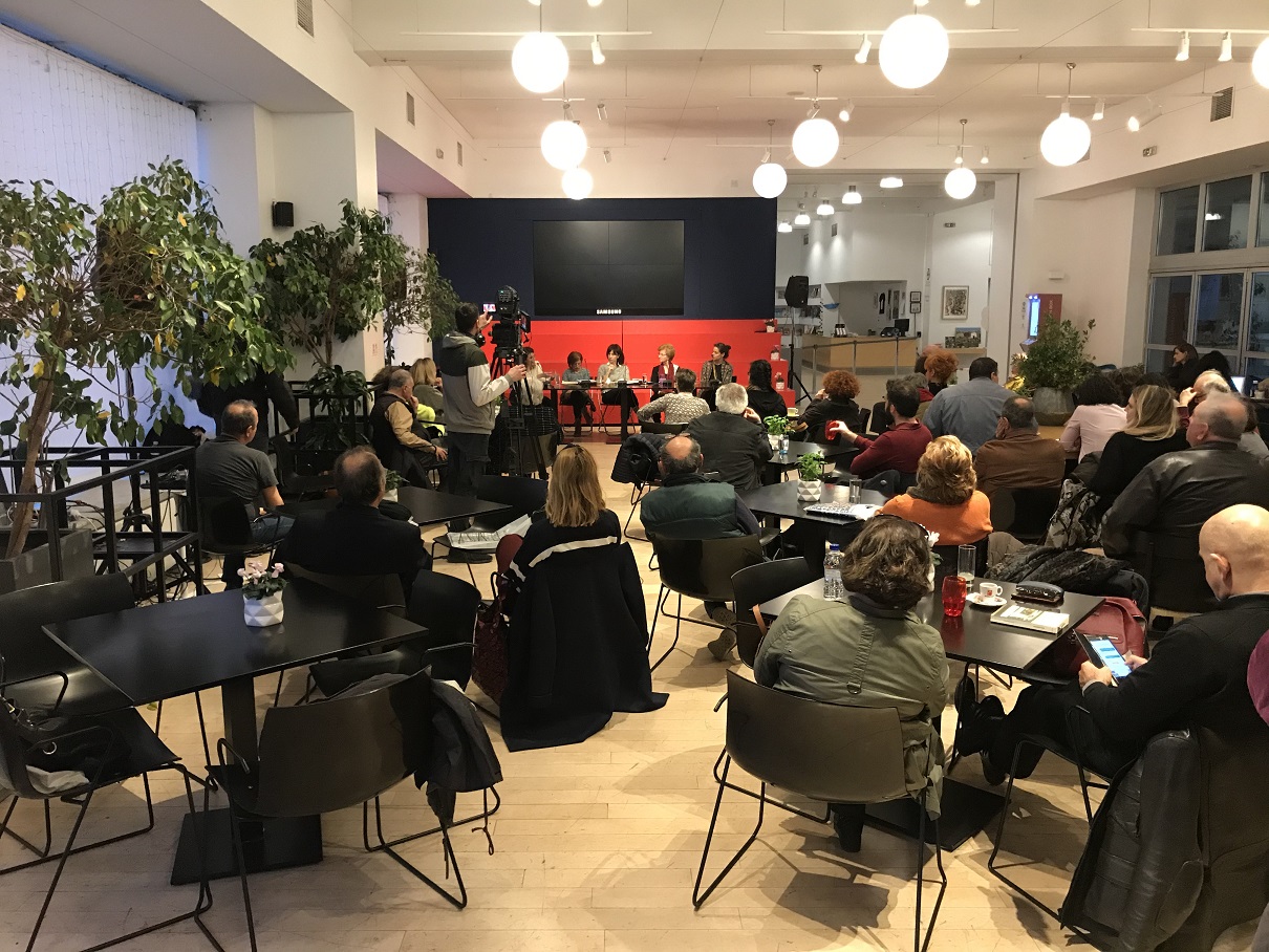 Exhibits “Weavings. Painting and Tapestry”