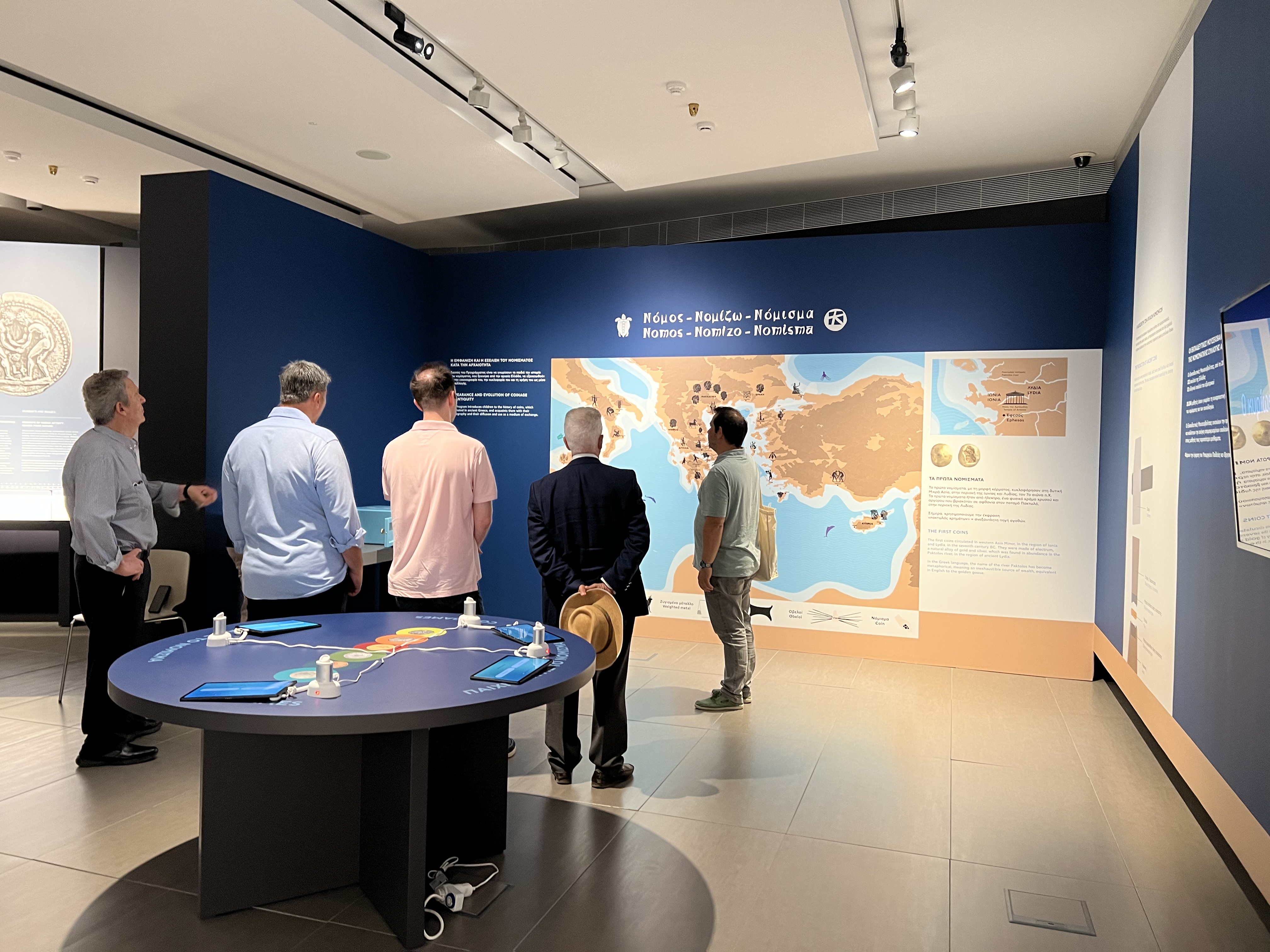 Guided tour for 65+ and persons with mild dementia 