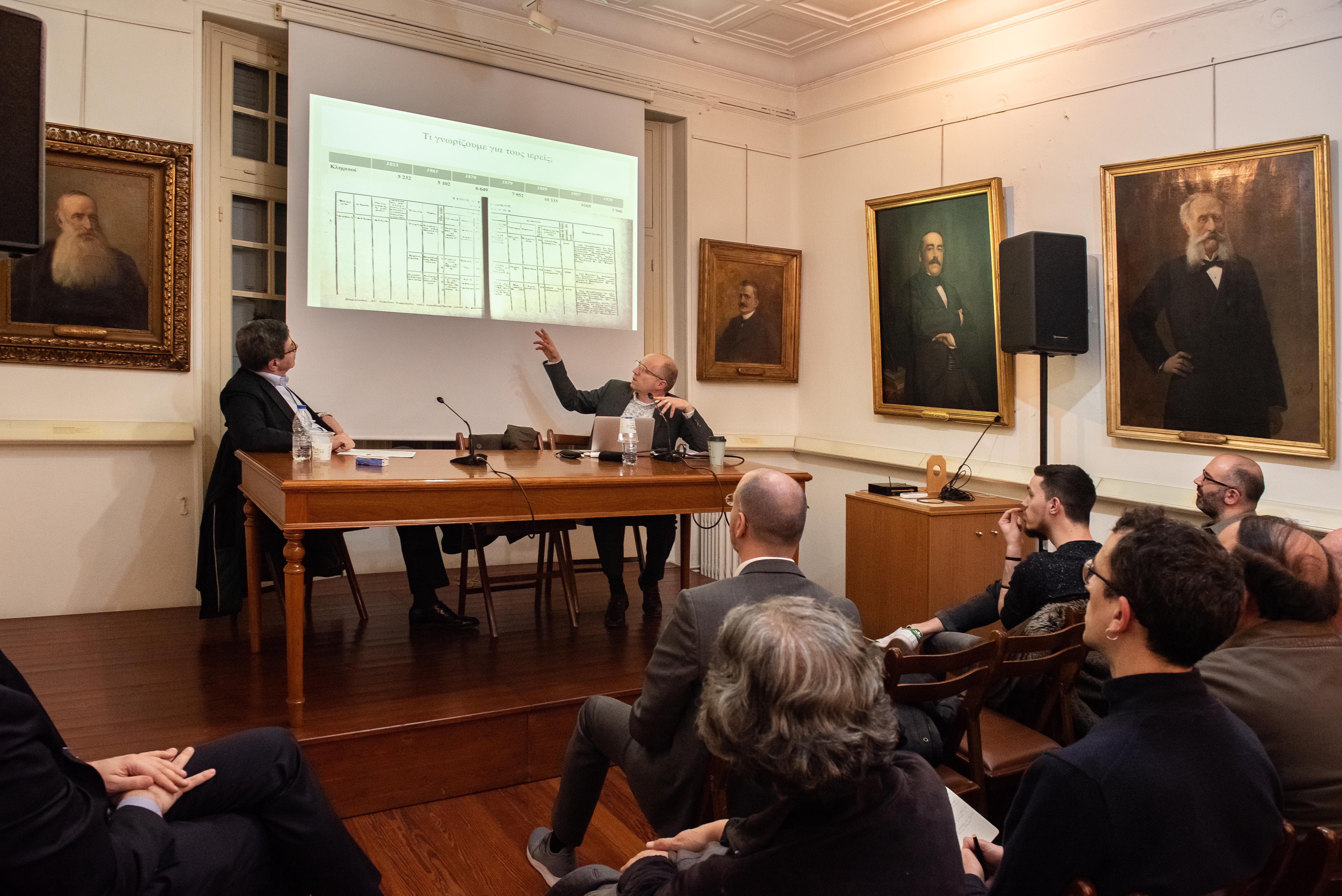 Presentation by speakers and audience at the Open Seminar on Economic History.  Presentation by speakers and audience at the Open Seminar on Economic History. (2018-2019)