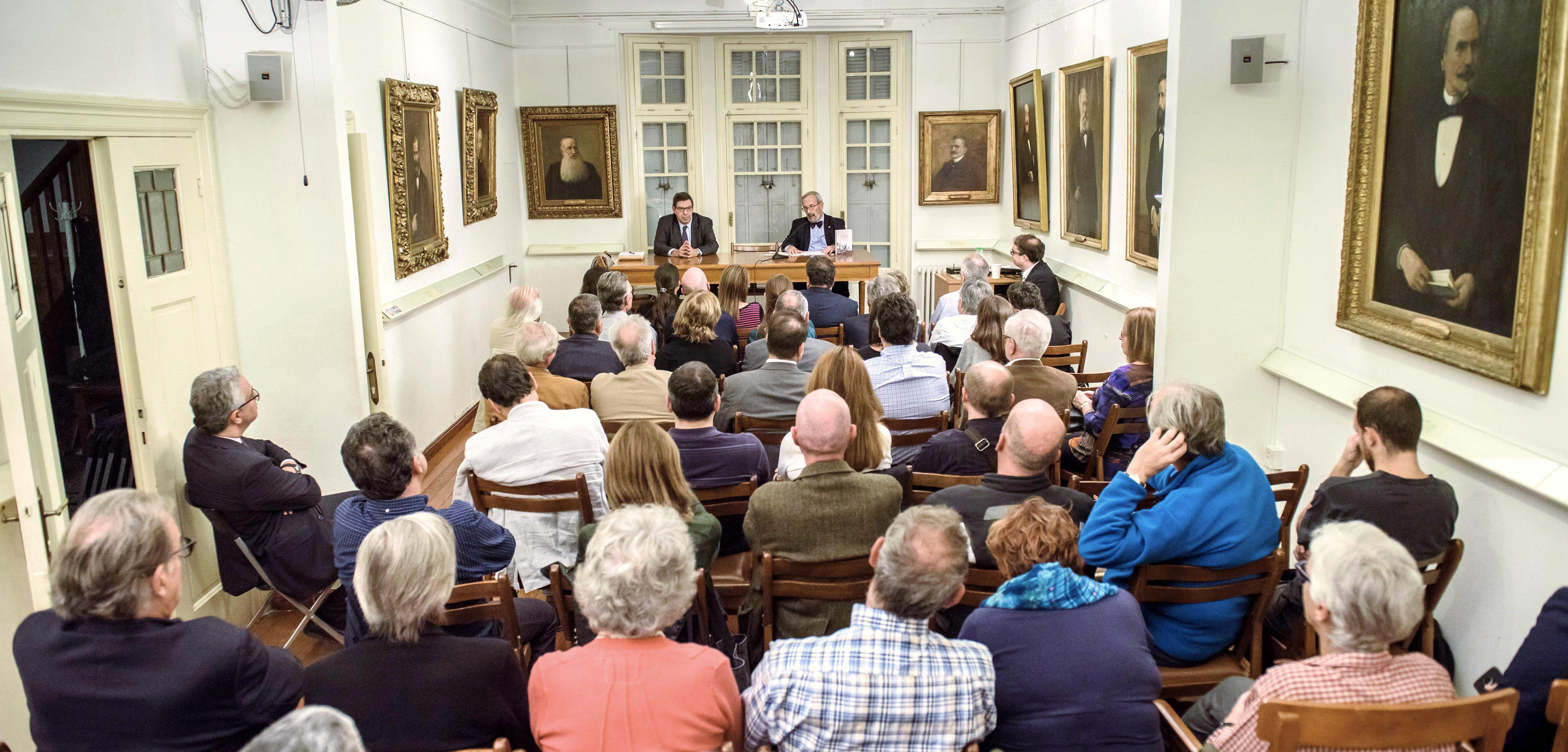 Speakers and audience at the Open Seminar on Economic History.  Speakers and audience at the Open Seminar on Economic History. (2017-2018)
