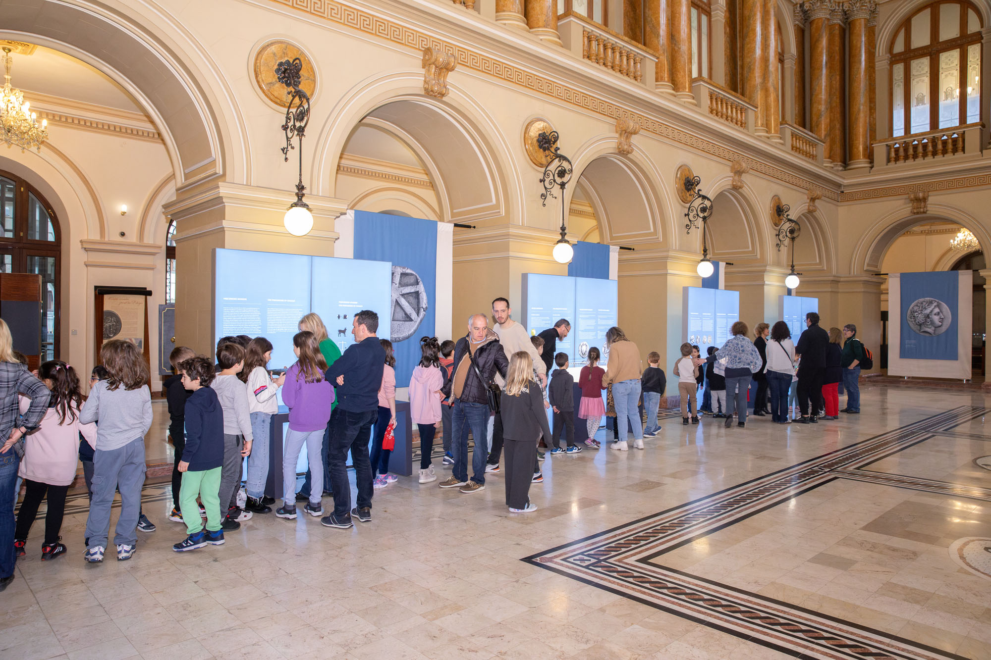 Teachers and students at the Museum of the National Bank of Romania during the guided tour. Highlight from the guided tour